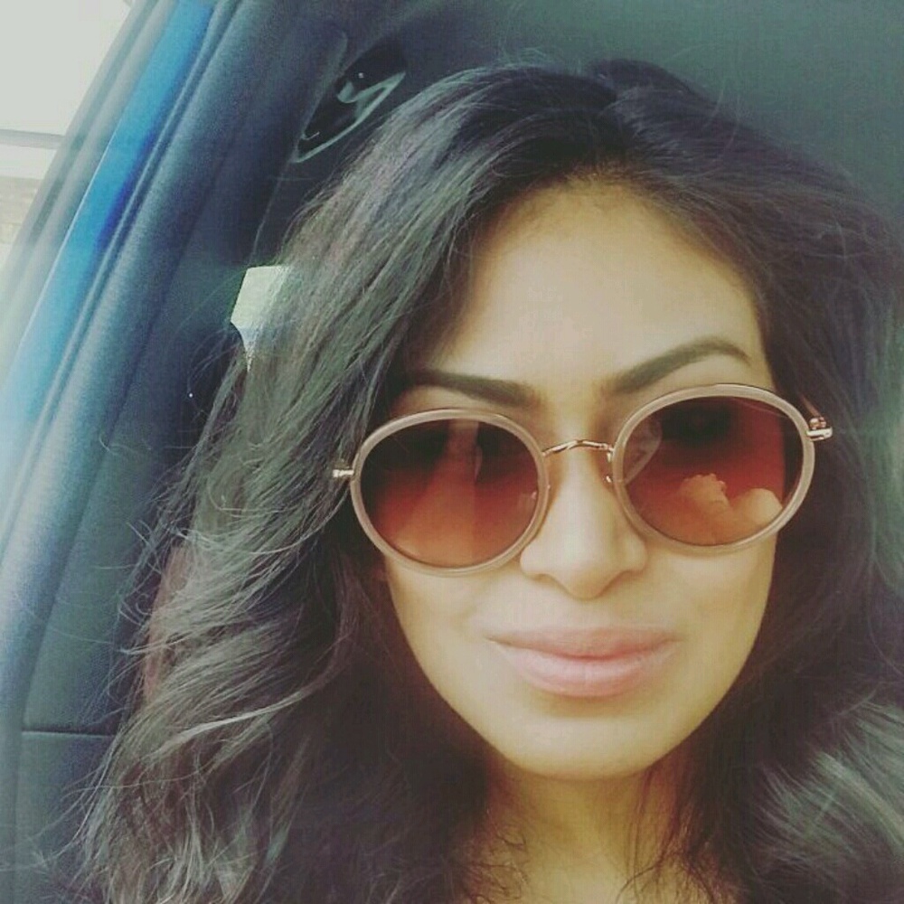 Meet your Posher, Alexandra